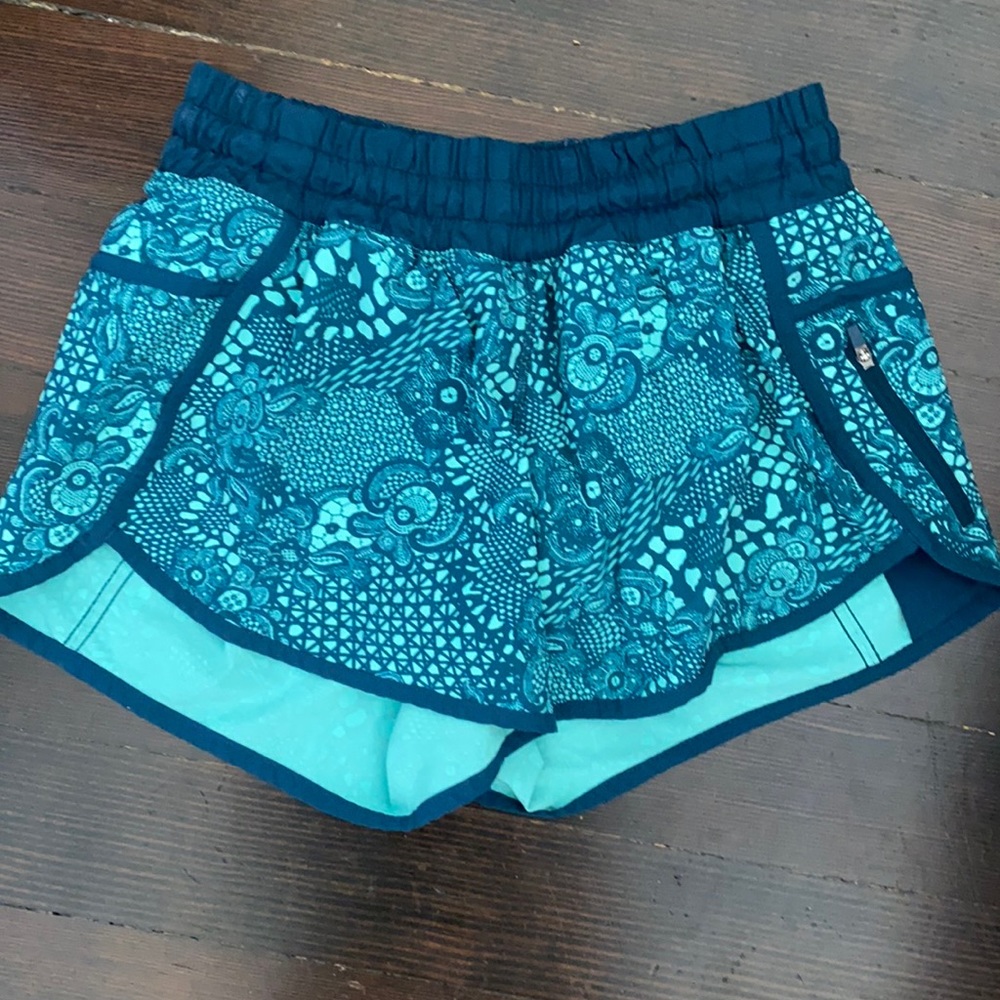 EUD Lululemon tracker 4 shorts RARE PATTERN